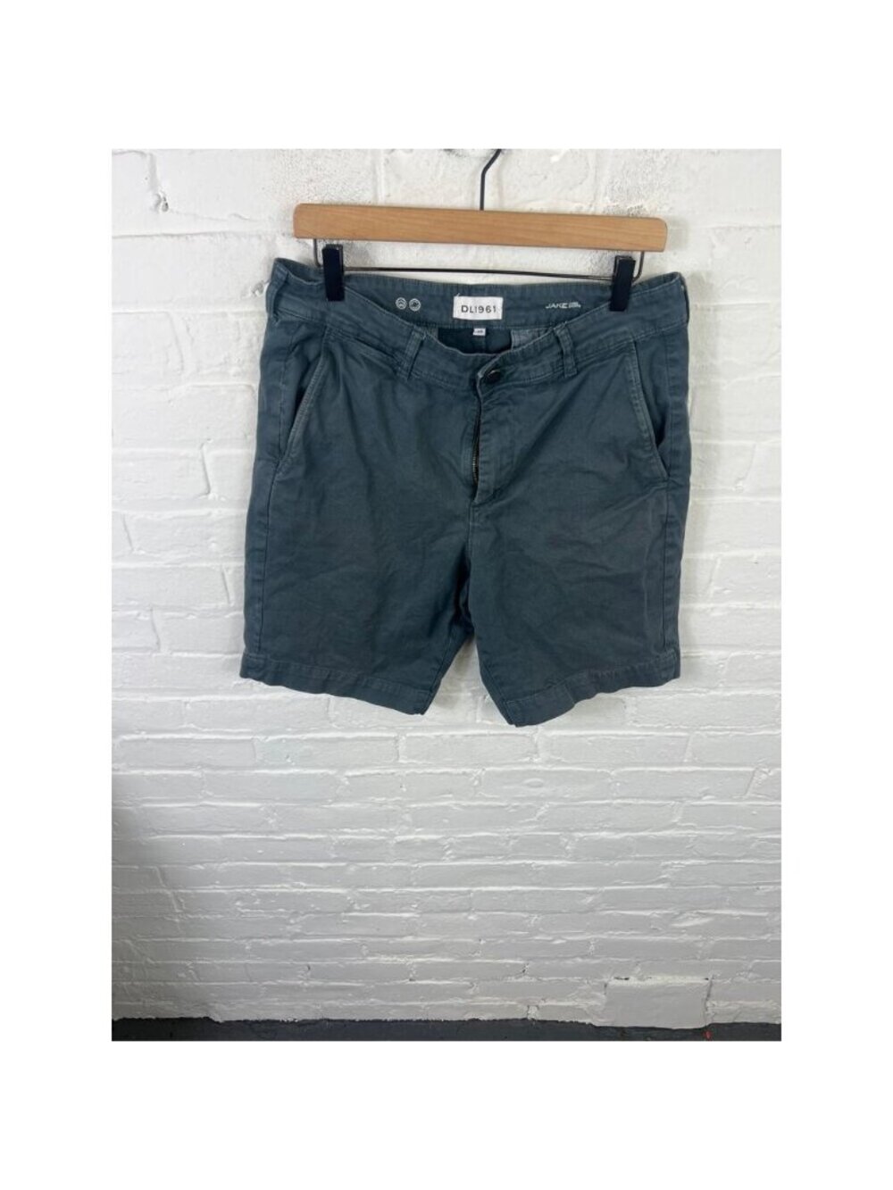 DL 1961 Men's Jake Chino Shorts Mid-Rise Comfortable Stretch Gray Size 33